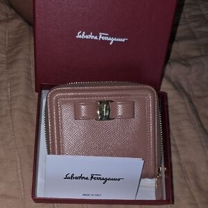 Salvatore Ferragamo Leather Wallet with Bow Accent in Blush Pink